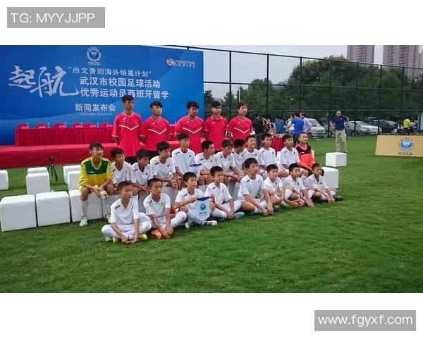 武汉足球队战术深度解析与对比分析揭示球队竞争优势与不足之处 武汉足球队战术深度解析与对比分析揭示球队竞争优势与不足之处